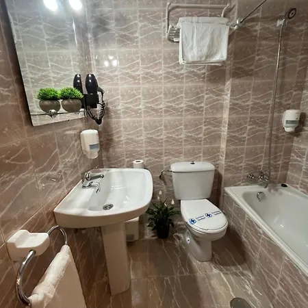 Arcea El Capitan Hotel 2*