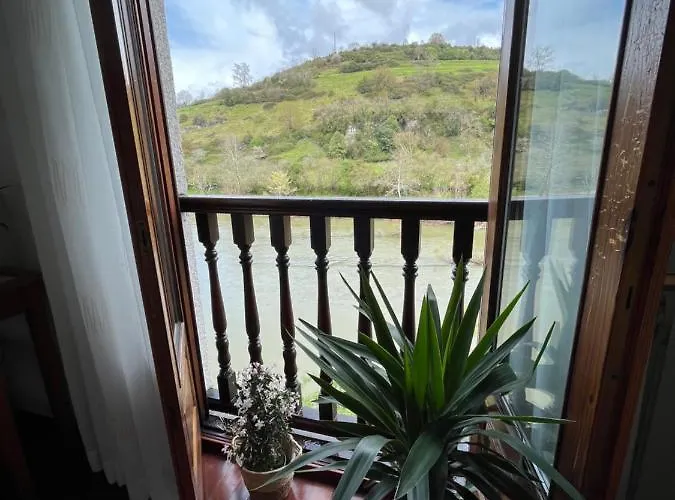 Hotel Capitan 2* La Vega de los Caseros