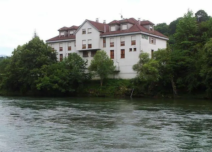 Hotel Hotel Capitan La Vega de los Caseros