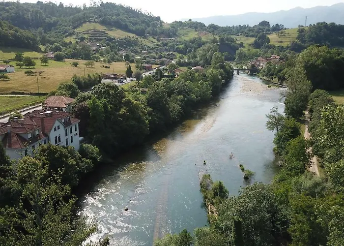 Hotel Capitan 2* La Vega de los Caseros